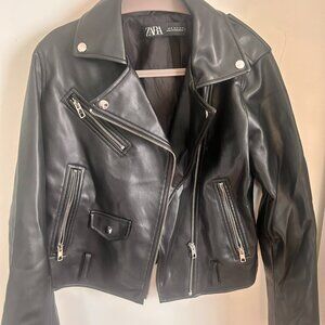 Medium Women’s leather jacket